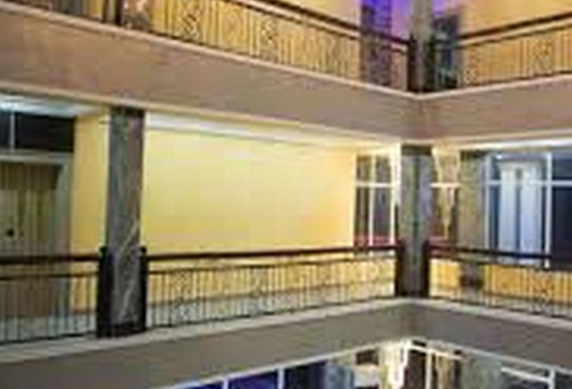 Room In Lodge - Hampton Towers Spa Asaba Eksteriør billede